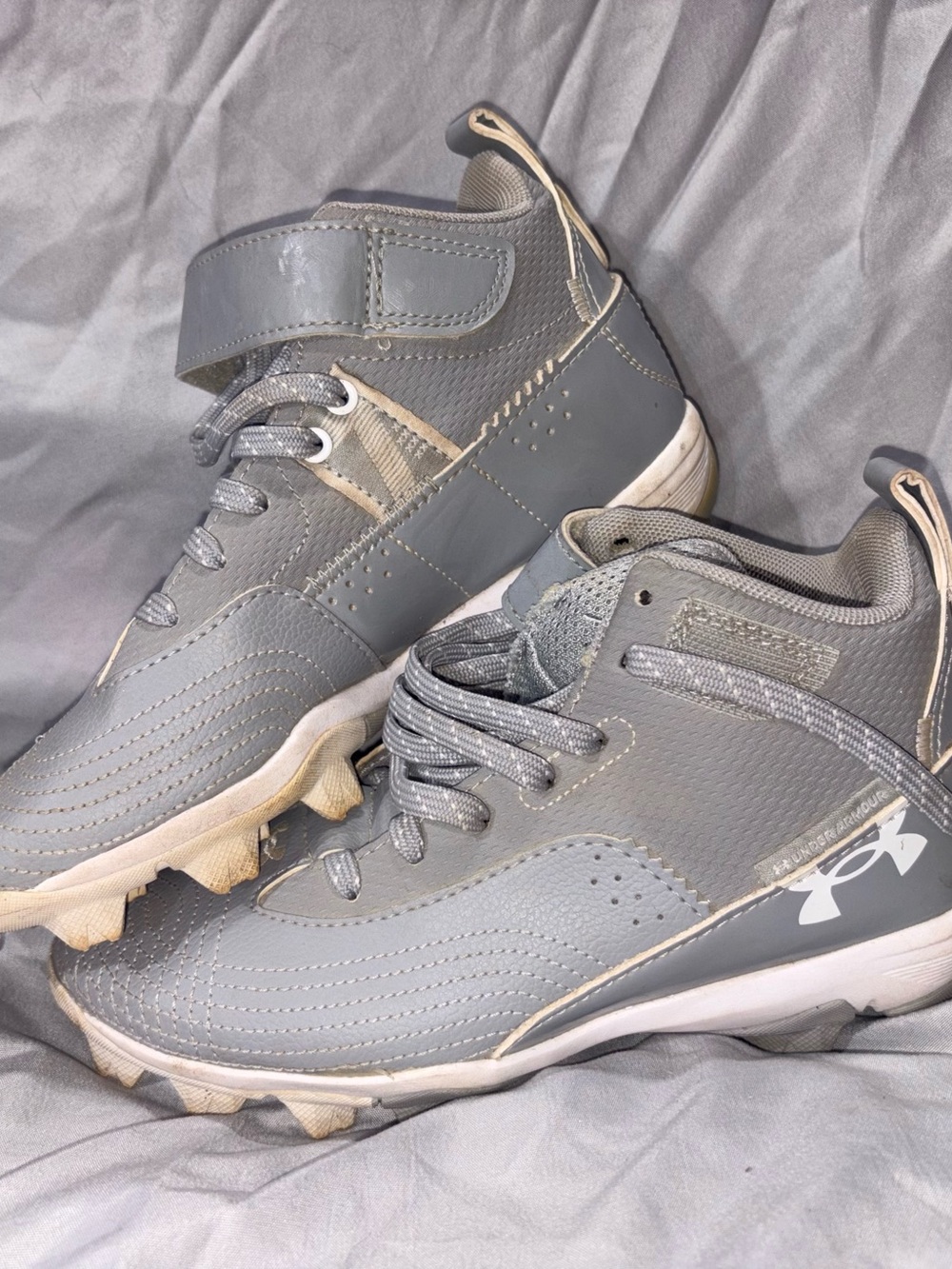 Under Armour Kids' Gray and Cream Athletic Sneakers